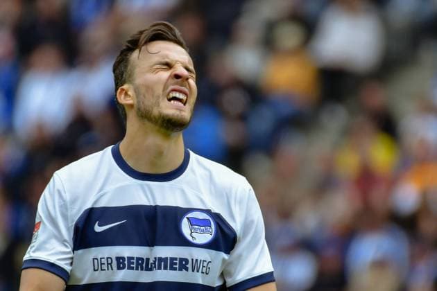 Sport Bilder des Tages 11.05.2024, xlakx, Fussball 2.Bundesliga, Hertha BSC Berlin - 1.FC Kaiserslautern emspor, v.l. Haris Tabakovic (Hertha BSC 25), enttaeuscht, schaut enttaeuscht, niedergeschlagen, disappointed (DFL DFB REGULATIONS PROHIBIT ANY USE OF PHOTOGRAPHS as IMAGE SEQUENCES and or QUASI-VIDEO) Daniel Lakomski Jan Huebner Berlin