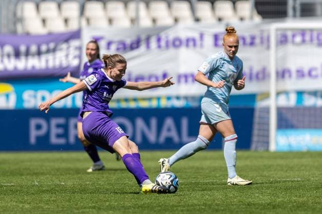 SGS Essen vs. 1. FC Köln; Essen, 11.05.2024 Lena Ostermeier (SGS Essen, 18) Google Pixel Frauen-Bundesliga 21. Spieltag: SGS Essen vs. 1. FC Köln, Stadion an der Hafenstraße am 11.05.2024. DFB DFL REGULATIONS PROHIBIT ANY USE OF PHOTOGRAPHS AS IMAGE SEQUENCES AND OR QUASI-VIDEO. Copyright: xBEAUTUFULxSports Richterx