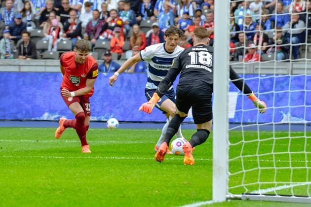 11.05.2024, xlakx, Fussball 2.Bundesliga, Hertha BSC Berlin - 1.FC Kaiserslautern emspor, v.l. Jan Elvedi (1.FC Kaiserslautern 33),Fabian Reese (Hertha BSC 11),Julian Krahl (1.FC Kaiserslautern 18),Zweikampf, Duell, Kampf, tackle (DFL DFB REGULATIONS PROHIBIT ANY USE OF PHOTOGRAPHS as IMAGE SEQUENCES and or QUASI-VIDEO) Daniel Lakomski Jan Huebner Berlin