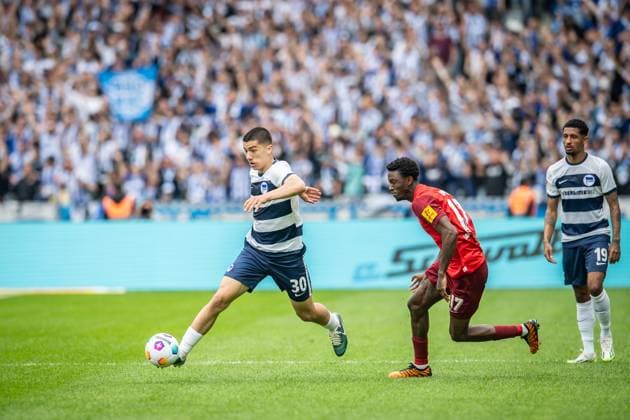 2. Fußball Bundesliga, Hertha BSC vs 1. FC Kaiserslautern; Berlin, 11.05.2024 Ibrahim Maza (Hertha BSC, 30), Aaron Opoku (1. FC Kaiserslautern, 17) 2. Fußball Bundesliga, Hertha BSC vs 1. FC Kaiserslautern, Olympiastadion, Berlin, 11.05.2024 DFL REGULATIONS PROHIBIT ANY USE OF PHOTOGRAPHS AS IMAGE SEQUENCES AND OR QUASI-VIDEO.