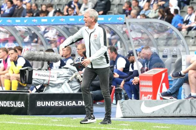 DEU, DFL, 2. FBL, Hertha BSC vs. 1.FC Kaiserslautern, 11.05.2024, Berliner Olympiastadion, Berlin, DEU, DFL, 2. FBL, Hertha BSC vs. 1.FC Kaiserslautern, im Bild Cheftrainer Pal Dardai (Hertha BSC Berlin), Cheftrainer Friedhelm Funkel (1.FC Kaiserslautern) DFL - regulations prohibit any use of Photographs as image sequences and or quasi-video Foto: Juergen Engler nordphoto GmbH