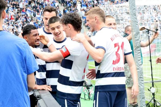 DEU, DFL, 2. FBL, Hertha BSC vs. 1.FC Kaiserslautern, 11.05.2024, Berliner Olympiastadion, Berlin, DEU, DFL, 2. FBL, Hertha BSC vs. 1.FC Kaiserslautern, im Bild 2:1 durch Jeremy Dudziak (Hertha BSC Berlin 19), Ibrahim Maza (Hertha BSC Berlin 30), Haris Tabakovic (Hertha BSC Berlin 25), Fabian Reese (Hertha BSC Berlin 11), Marton Dardai (Hertha BSC Berlin 31) DFL - regulations prohibit any use of Photographs as image sequences and or quasi-video Foto: Juergen Engler nordphoto GmbH