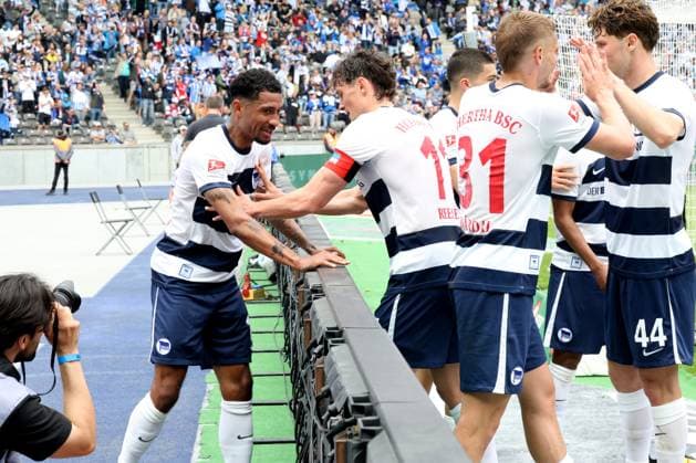 DEU, DFL, 2. FBL, Hertha BSC vs. 1.FC Kaiserslautern, 11.05.2024, Berliner Olympiastadion, Berlin, DEU, DFL, 2. FBL, Hertha BSC vs. 1.FC Kaiserslautern, im Bild 2:1 durch Jeremy Dudziak (Hertha BSC Berlin 19), Ibrahim Maza (Hertha BSC Berlin 30), Haris Tabakovic (Hertha BSC Berlin 25), Fabian Reese (Hertha BSC Berlin 11), Marton Dardai (Hertha BSC Berlin 31) DFL - regulations prohibit any use of Photographs as image sequences and or quasi-video Foto: Juergen Engler nordphoto GmbH