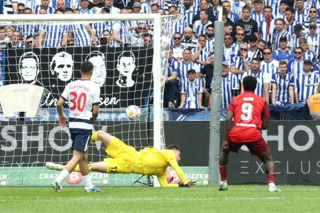 DEU, DFL, 2. FBL, Hertha BSC vs. 1.FC Kaiserslautern, 11.05.2024, Berliner Olympiastadion, Berlin, DEU, DFL, 2. FBL, Hertha BSC vs. 1.FC Kaiserslautern, im Bild 1:1 durch Marlon Ritter (1.FC Kaiserslautern 7), Tjark Ernst (Hertha BSC Berlin 12), Ibrahim Maza (Hertha BSC Berlin 30), Ragnar Ache (1.FC Kaiserslautern 9) DFL - regulations prohibit any use of Photographs as image sequences and or quasi-video Foto: Juergen Engler nordphoto GmbH
