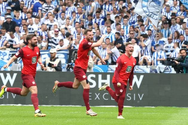DEU, DFL, 2. FBL, Hertha BSC vs. 1.FC Kaiserslautern, 11.05.2024, Berliner Olympiastadion, Berlin, DEU, DFL, 2. FBL, Hertha BSC vs. 1.FC Kaiserslautern, im Bild 1:1 durch Marlon Ritter (1.FC Kaiserslautern 7), Boris Tomiak (1.FC Kaiserslautern 2), Boris Tomiak (1.FC Kaiserslautern 2) DFL - regulations prohibit any use of Photographs as image sequences and or quasi-video Foto: Juergen Engler nordphoto GmbH