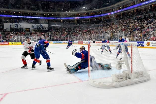 PRAGUE, CZECH REPUBLIC - MAY 11: Brandon Hagel of Canada (L) scores a goal against goalkeeper Jackson Whistle of Great Britain (R) during the preliminary round match between Great Britain and Canada at Prague Arena on May 11, 2024 in Prague, Czech Republic. Prague Prague Arena Czech Republic Copyright: xJustPictures.ch AndreaxBrancax jp-en-EuSpIm-AB_11052024_DSC_7692