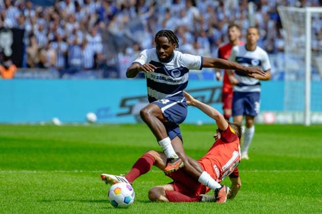 11.05.2024, xlakx, Fussball 2.Bundesliga, Hertha BSC Berlin - 1.FC Kaiserslautern emspor, v.l. Deyovaisio Zeefuik (Hertha BSC 34),Philipp Klement (1.FC Kaiserslautern 10),Zweikampf, Duell, Kampf, tackle (DFL DFB REGULATIONS PROHIBIT ANY USE OF PHOTOGRAPHS as IMAGE SEQUENCES and or QUASI-VIDEO) Daniel Lakomski Jan Huebner Berlin