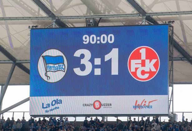 Fussball, Herren, Saison 2023 2024, 2. Bundesliga (33. Spieltag), Hertha BSC - 1. FC Kaiserslautern, Anzeigetafel mit 3:1-Endstand, 11.05. 2024,