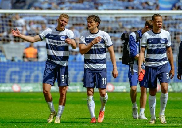 11.05.2024, xlakx, Fussball 2.Bundesliga, Hertha BSC Berlin - 1.FC Kaiserslautern emspor, v.l. Marton Dardai (Hertha BSC 31),Fabian Reese (Hertha BSC 11),Derry Scherhant (Hertha BSC 39),im Gespraech nach dem Spiel (DFL DFB REGULATIONS PROHIBIT ANY USE OF PHOTOGRAPHS as IMAGE SEQUENCES and or QUASI-VIDEO) Daniel Lakomski Jan Huebner Berlin