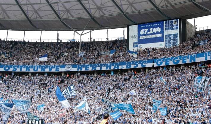 Anzeigetafel mit Zuschauerzahl 67144 Fußball Fussball DFL 2.Bundesliga Herren 33.Spieltag Saison 2023 2024 11.05.2024 Hertha BSC Berlin vs. 1.FC Kaiserslautern FCK DFL regulations prohibit any use of photographs as image sequences and or quasi-video