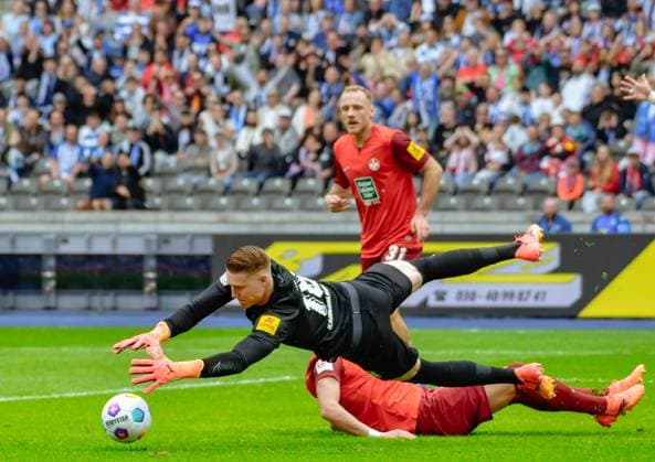 11.05.2024, xlakx, Fussball 2.Bundesliga, Hertha BSC Berlin - 1.FC Kaiserslautern emspor, v.l. Julian Krahl (1.FC Kaiserslautern 18),Parade,Ben Zolinski (1.FC Kaiserslautern 31) (DFL DFB REGULATIONS PROHIBIT ANY USE OF PHOTOGRAPHS as IMAGE SEQUENCES and or QUASI-VIDEO) Daniel Lakomski Jan Huebner Berlin