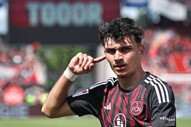 Can Yilmaz Uzun, FCN, nach dem 3:0 im Rückspiel der Saison 2023 2024 zwischen dem 1. FC Nürnberg und dem SV 07 Elversberg (3:0) in Nürnberg; 11 05 2024 -