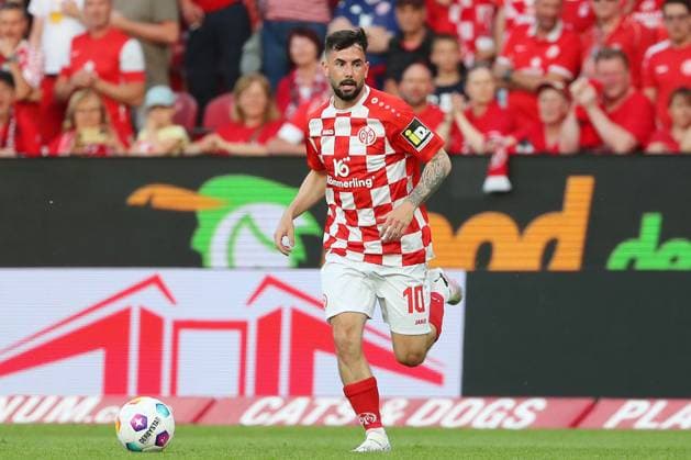 11.05.2024, xtvx, Fussball 1.Bundesliga, FSV Mainz 05 - Borussia Dortmund emspor, v.l. Marco Richter (FSV Mainz 05) Freisteller, runs with the ball (DFL DFB REGULATIONS PROHIBIT ANY USE OF PHOTOGRAPHS as IMAGE SEQUENCES and or QUASI-VIDEO) Mainz