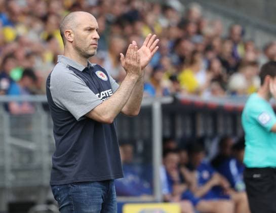 Eintracht Braunschweig vs SV Wehen Wiesbaden Braunschweig, 12.05.2024, Fußball, Saison 23 24, 2. Bundesliga, 33. Spieltag, Eintracht Braunschweig vs SV Wehen Wiesbaden, Bild zeigt: Eintracht-Trainer Daniel Scherning Braunschweig