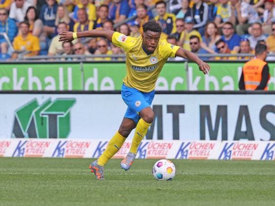 Eintracht Braunschweig vs SV Wehen Wiesbaden Braunschweig, 12.05.2024, Fußball, Saison 23 24, 2. Bundesliga, 33. Spieltag, Eintracht Braunschweig vs SV Wehen Wiesbaden, Bild zeigt:Anderson-Lenda Lucoqui (BTSV, 15) Braunschweig