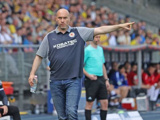 Eintracht Braunschweig vs SV Wehen Wiesbaden Braunschweig, 12.05.2024, Fußball, Saison 23 24, 2. Bundesliga, 33. Spieltag, Eintracht Braunschweig vs SV Wehen Wiesbaden, Bild zeigt: Eintracht-Trainer Daniel Scherning Braunschweig