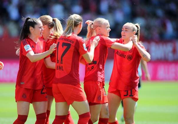München, Deutschland 12. Mai 2024: Fussball, FRAUEN, GOOGLE PIXEL FRAUEN-BUNDESLIGA, Saison 2023 2024, FC Bayern München - 1. FC Nürnberg, Campus 1:0 durch Pernille Harder (FC Bayern München) , Tor, Jubel