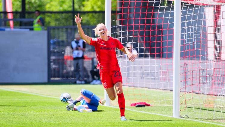 Pernille Harder (21, FC Bayern München) beim Spiel FC Bayern München v 1.FC Nürnberg, Fußball, Google Pixel Frauen-Bundesliga 2023 2024, 21.Spieltag am 12.05.2024 in München, FC Bayern Campus. {