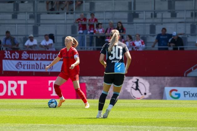 Glodis Perla Viggosdottir (FC Bayern Muenchen, 04), FC Bayern Muenchen vs. 1. FC Nuernberg, Fussball, Google Pixel Frauen-Bundesliga, 21. Spieltag, Saison 2023 24, 12.05.2024, DFB REGULATIONS PROHIBIT ANY USE OF PHOTOGRAPHS AS IMAGE SEQUENCES, FC Bayern Muenchen vs. 1. FC Nuernberg, Fussball, Google Pixel Frauen-Bundesliga, 21. Spieltag, Saison 2023 24, 12.05.2024 Muenchen Copyright: xEibner-Pressefoto JennixMaulx EP_JML