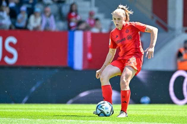 Georgia Stanway (FC Bayern München, FCB, 31) am Ball, Freisteller, Ganzkörper, Einzelbild, Aktion, Action, 12.05.2024, München (Deutschland), Fussball, Google Pixel Frauen-Bundesliga, FC Bayern München - 1. FC Nürnberg, DFB DFL REGULATIONS PROHIBIT ANY USE OF PHOTOGRAPHS AS IMAGE SEQUENCES AND OR QUASI-VIDEO.