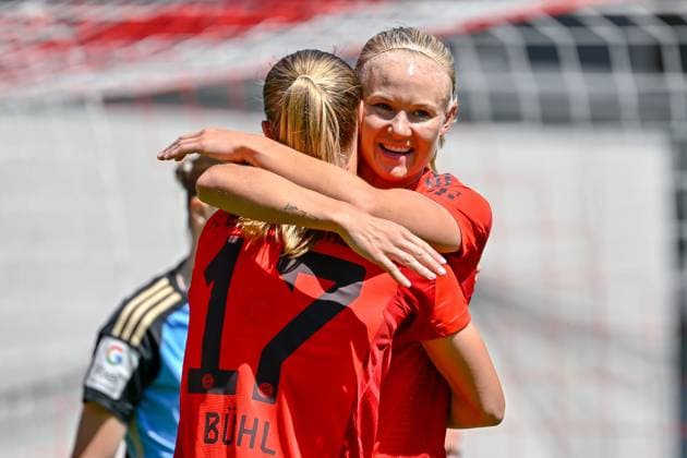 v.li.: Klara Bühl (FC Bayern München, FCB, 17) Pernille Harder (FC Bayern München, FCB, 21) mit Torjubel, Jubel, Torjubel, Torerfolg, celebrate the goal, goal, celebration, Jubel ueber das Tor zum 2:0 durch Pernille Harder (FC Bayern München, FCB, 21), optimistisch, Action, Aktion, 12.05.2024, München (Deutschland), Fussball, Google Pixel Frauen-Bundesliga, FC Bayern München - 1. FC Nürnberg, DFB DFL REGULATIONS PROHIBIT ANY USE OF PHOTOGRAPHS AS IMAGE SEQUENCES AND OR QUASI-VIDEO.