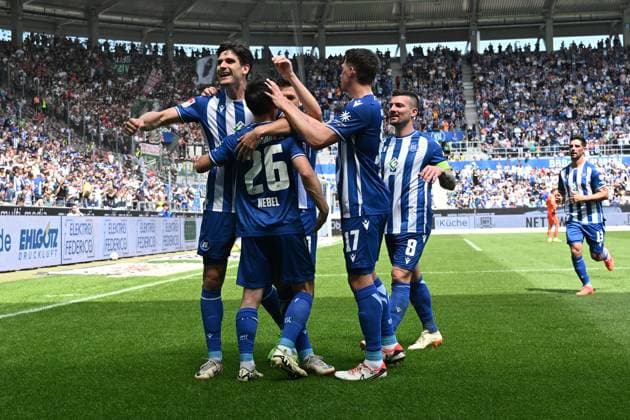 12.05.2024, xjhx, Fussball 2.Bundesliga, Karlsruher SC - Hannover 96 emspor, v.l. Torjubel nach dem Tor zum celebrating the goal celebrate 1:1 durch Paul Nebel (Karlsruher SC KSC) Igor Matanovic (Karlsruher SC KSC) Marvin Wanitzek (Karlsruher SC KSC) Nicolai Rapp (Karlsruher SC KSC) Jerome Gondorf (Karlsruher SC KSC) (DFL DFB REGULATIONS PROHIBIT ANY USE OF PHOTOGRAPHS as IMAGE SEQUENCES and or QUASI-VIDEO) Karlsruhe