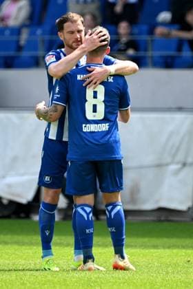 12.05.2024, xjhx, Fussball 2.Bundesliga, Karlsruher SC - Hannover 96 emspor, v.l. Abschied Verabschiedung Auswechslung von Jerome Gondorf (Karlsruher SC KSC) (DFL DFB REGULATIONS PROHIBIT ANY USE OF PHOTOGRAPHS as IMAGE SEQUENCES and or QUASI-VIDEO) Karlsruhe