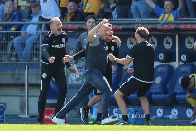 12.05.2024, xtgx, Fussball - 2.Bundesliga, Eintracht Braunschweig - SV Wehen Wiesbaden emspor, v.l. Daniel Scherning (Braunschweig, Trainer) Jubel ueber den Sieg, Jubel nach Spielende (DFL DFB REGULATIONS PROHIBIT ANY USE OF PHOTOGRAPHS as IMAGE SEQUENCES and or QUASI-VIDEO) Braunschweig