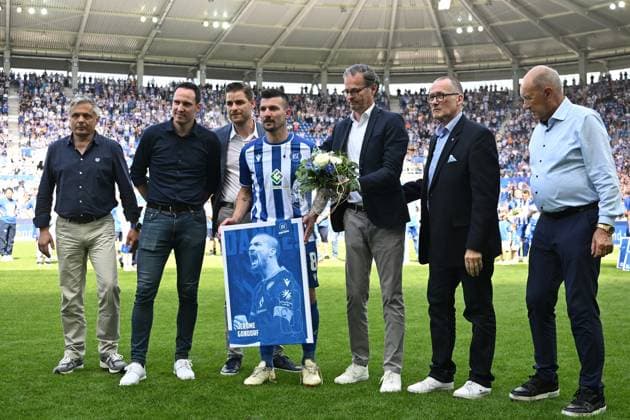 12.05.2024, xjhx, Fussball 2.Bundesliga, Karlsruher SC - Hannover 96 emspor, v.l. (DFL DFB REGULATIONS PROHIBIT ANY USE OF PHOTOGRAPHS as IMAGE SEQUENCES and or QUASI-VIDEO) Karlsruhe