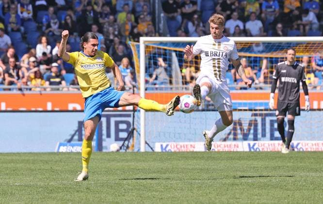 Eintracht Braunschweig vs SV Wehen Wiesbaden Braunschweig, 12.05.2024, Fußball, Saison 23 24, 2. Bundesliga, 33. Spieltag, Eintracht Braunschweig vs SV Wehen Wiesbaden, Bild zeigt: Rayan Philippe (BTSV, 9) Braunschweig