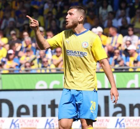 Eintracht Braunschweig vs SV Wehen Wiesbaden Braunschweig, 12.05.2024, Fußball, Saison 23 24, 2. Bundesliga, 33. Spieltag, Eintracht Braunschweig vs SV Wehen Wiesbaden, Bild zeigt: Hasan Kurucay (BTSV, 29) Braunschweig