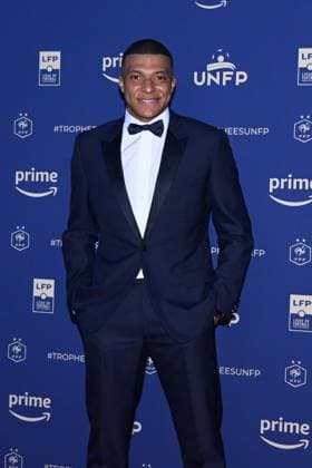 Kylian Mbappe ( 7 - PSG ) attends the UNFP Trophy Awards 2024 at Pavillon d Armenonville on May 13, 2024 in Paris, France. ( Photo by federico pestellini panoramic ) - FOOTBALL : Tapis rouge des Trophees UNFP - Paris - 13 05 2024 FedericoPestellini Panoramic 