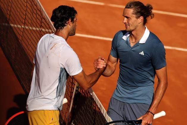 Tennis: ATP, Tennis Herren 1000 Internazionali di Tennis in Rome at Foro Italico. IGA SWIATEK (POL) VS MADISON KEYS (USA) Rome, Italy 14.05.2024: A.ZVEREV (GER) VS N.BURGES (POR) during Internazionali BNL 2024 Men s ATP 1000 Open tennis tournament in Rome at CENTRE COURT. Rome foro italico italy italy Copyright: xmarcoxiacobucci