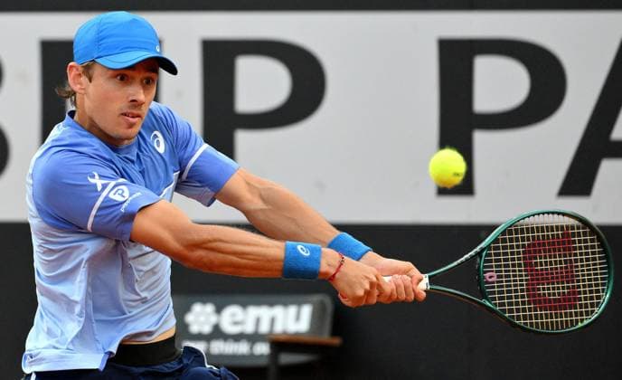 May 14, 2024, Rome: Alex de Minaur of Australia in action during his men s singles fourth round match against Stefanos Tsitsipas of Greece at the Italian Open tennis tournament in Rome, Italy, 14 May 2024. ANSA ETTORE FERRARI Italian Open tennis tournament  - ZUMAa110 20240514_zaf_a110_065 Copyright: xEttorexFerrarix