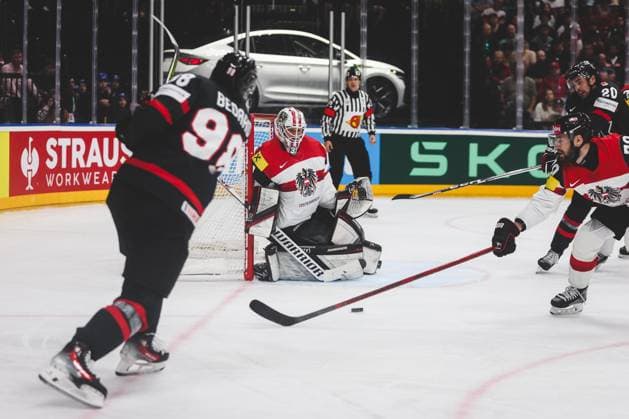 Ice hockey, Eishockey - IIHF WC 2024 PRAGUE,CZECH REPUBLIC,14.MAY.24 - ICE HOCKEY - IIHF Ice Hockey World Championship, WM, Weltmeisterschaft 2024, group stage, Austria vs Canada. Image shows Connor Bedard (CAN), David Madlener and Benjamin Nissner (AUT).  GEPAxpictures xDanielxGoetzhaber