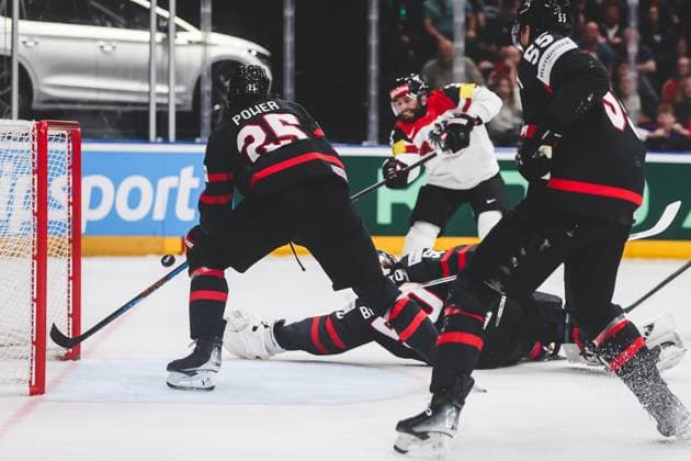 Ice hockey, Eishockey - IIHF WC 2024 PRAGUE,CZECH REPUBLIC,14.MAY.24 - ICE HOCKEY - IIHF Ice Hockey World Championship, WM, Weltmeisterschaft 2024, group stage, Austria vs Canada. Image shows Owen Power, Jordan Binnington (CAN) and Peter Schneider (AUT).  GEPAxpictures xDanielxGoetzhaber