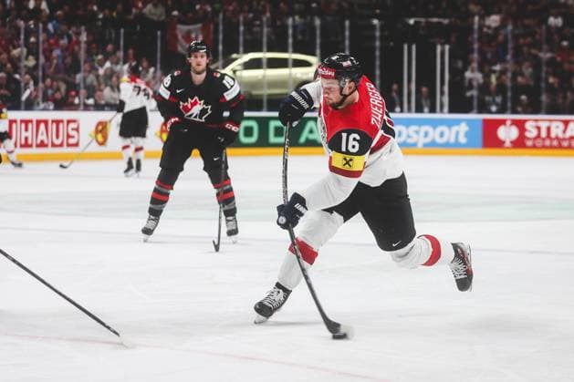 Ice hockey, Eishockey - IIHF WC 2024 PRAGUE,CZECH REPUBLIC,14.MAY.24 - ICE HOCKEY - IIHF Ice Hockey World Championship, WM, Weltmeisterschaft 2024, group stage, Austria vs Canada. Image shows Dominic Zwerger (AUT).  GEPAxpictures xDanielxGoetzhaber