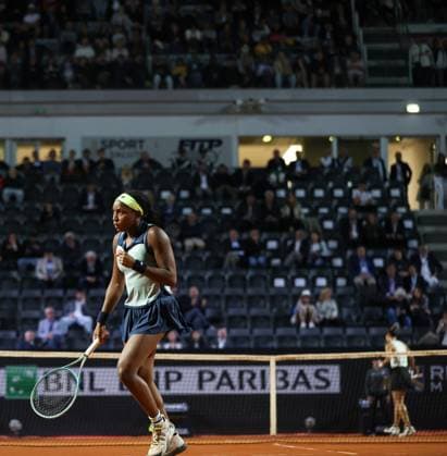 (240515) -- ROME, May 15, 2024 -- Coco Gauff of the United States celebrates a point during the women s singles quarterfinal match between Zheng Qinwen of China and Coco Gauff of the United States at the WTA, Tennis Damen Italian Open in Rome, Italy, May 14, 2024. ) (SP) ITALY-ROME-TENNIS-WTA-ITALIAN OPEN-QUARTERFINAL LixJing 