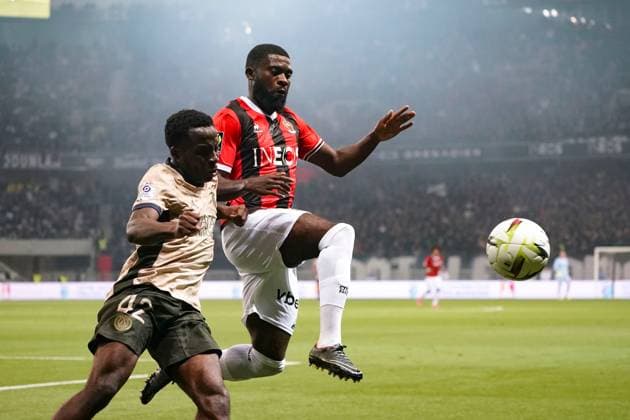 JÃ rÃ mie Boga (OGC Nice) - Yoram Zague (Paris SG) FOOTBALL : OGC Nice vs Paris SG - Ligue 1 Uber Eats - Nice - 15 05 2024 NorbertScanella Panoramic 