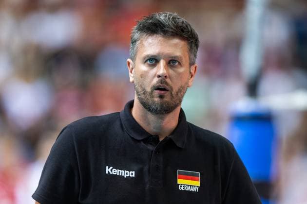 Poland V Germany - Men s Volleyball Friendly Match Coach Michal Winiarski is coaching during a men s volleyball friendly match between Poland and Germany in Katowice, Poland, on May 15, 2024 Katowice Poland  Copyright: xAndrzejxIwanczukx originalFilename:iwanczuk-polandvg240515_npr39.jpg
