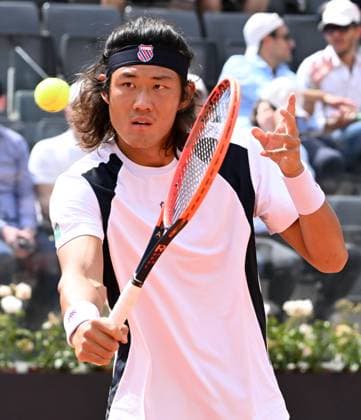 (240516) -- ROME, May 16, 2024 -- Zhang Zhizhen returns a shot during the men s singles quarterfinal match between Zhang Zhizhen of China and Alejandro Tabilo of Chile at the Italian Open in Rome, Italy, May 15, 2024. (Photo by Xinhua) (SP)ITALY-ROME-TENNIS ATP, Tennis Herren ITALIAN OPEN-QUARTERFINAL AlbertoxLingria 