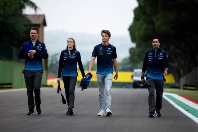 Logan Sargeant (Williams Racing, 02) beim Trackwalk, ITA, Formel 1 Weltmeisterschaft, Grand Prix Emilia-Romagna Imola, Autodromo Enzo e Dino Ferrari, Media Day, 16.05.2024 ITA, Formel 1 Weltmeisterschaft, Grand Prix Emilia-Romagna Imola, Autodromo Enzo e Dino Ferrari, Media Day, 16.05.2024 Imola Copyright: xEibner-Pressefoto Memmlerx EP_MMR