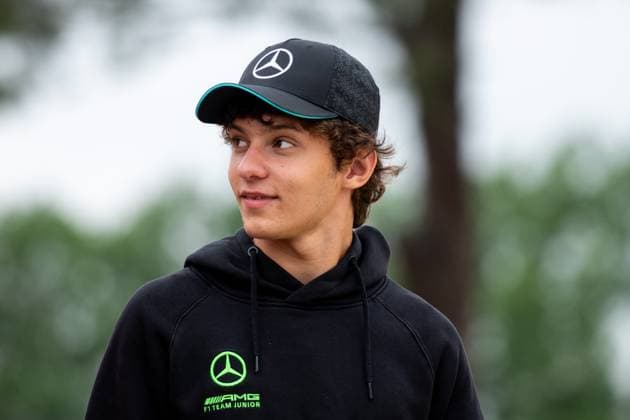 Andrea Kimi Antonelli (Mercedes AMG Petronas Formula One Team, Juniorfahrer) beim Trackwalk, ITA, Formel 1 Weltmeisterschaft, Grand Prix Emilia-Romagna Imola, Autodromo Enzo e Dino Ferrari, Media Day, 16.05.2024 ITA, Formel 1 Weltmeisterschaft, Grand Prix Emilia-Romagna Imola, Autodromo Enzo e Dino Ferrari, Media Day, 16.05.2024 Imola Copyright: xEibner-Pressefoto Memmlerx EP_MMR