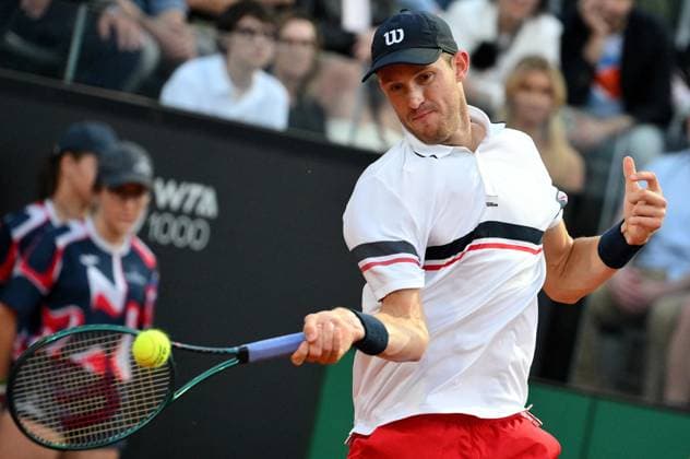 May 16, 2024, Rome: Nicolas Jarry of Chile in action during his men s singles quarter final match against Stefanos Tsitsipas of Greece at the Italian Open tennis tournament in Rome, Italy, 16 May 2024. ANSA ETTORE FERRARI Italian Open tennis tournament  - ZUMAa110 20240516_zaf_a110_061 Copyright: xEttorexFerrarix