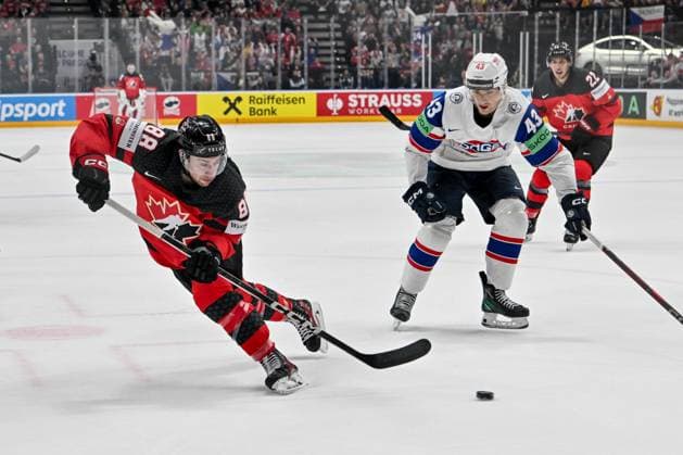 PRAGUE, CZECH REPUBLIC - MAY 16: Andrew Mangiapane of Canada makes a pass during the preliminary round match between Canada and Norway at Prague Arena on May 16, 2024 in Prague, Czech Republic. Prague Prague Arena Czech Republic Copyright: xJustPictures.ch AndreaxBrancax jp-en-EuSpIm-AB_16052024_AAB_7281