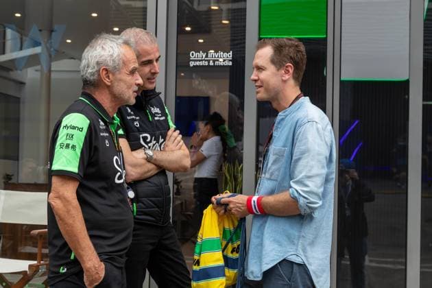 F1 GP Imola Italien Donnerstag, 16.05.2024 Beat Zehnder im Gespräch mit Sebastian Vettel; F1 GP Imola Italien Donnerstag, 16.05.2024 Copyright: xBEAUTIFULxSPORTS Erlhofx