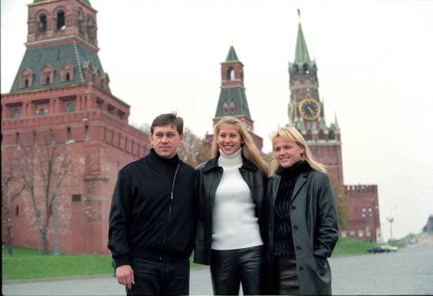 Archivbilder der Woche SPORT KW20 Anna Kournikova is a Russian tennis player and fashion model, former world number one in doubles. Two-time winner of the Australian Open in doubles and two-time champion of the WTA, Tennis Damen Finals in doubles (all four times with Martyna Hingis). Moscow, Red Square. By their own parents. 1997. 