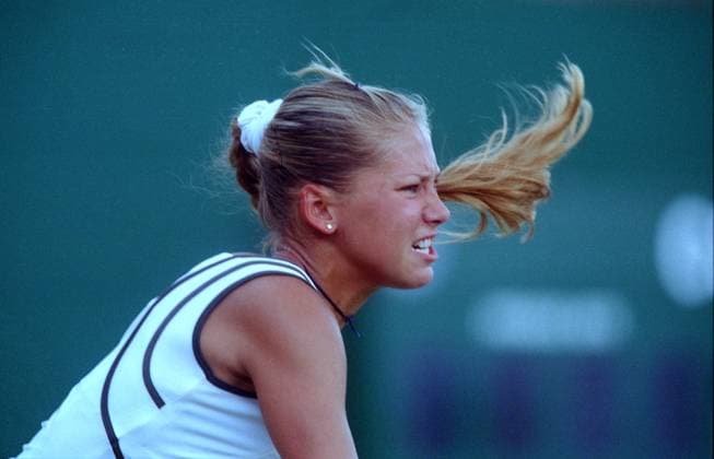 Archivbilder der Woche SPORT KW20 Anna Kournikova is a Russian tennis player and fashion model, former world number one in doubles. Two-time winner of the Australian Open in doubles and two-time champion of the WTA, Tennis Damen Finals in doubles (all four times with Martyna Hingis). Tennis Championship - Wimbledon. 1998. 