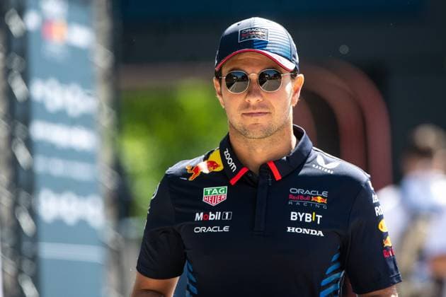 Sergio Checo Perez (Oracle Red Bull Racing, 11), ITA, Formel 1 Weltmeisterschaft, Grand Prix Emilia-Romagna Imola, Autodromo Enzo e Dino Ferrari, Ankunft der Fahrer, 17.05.2024 ITA, Formel 1 Weltmeisterschaft, Grand Prix Emilia-Romagna Imola, Autodromo Enzo e Dino Ferrari, Ankunft der Fahrer, 17.05.2024 Imola Copyright: xEibner-Pressefoto Memmlerx EP_MMR