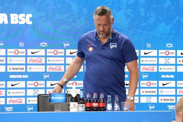 DEU, DFL, 2. FBL, Hertha BSC , PK, 17.05.2024, Hertha BSC Geschaeftsstelle, Berlin, DEU, DFL, 2. FBL, Hertha BSC , PK, im Bild Cheftrainer Pal Dardai (Hertha BSC Berlin) DFL - regulations prohibit any use of Photographs as image sequences and or quasi-video Foto: Juergen Engler nordphoto GmbH